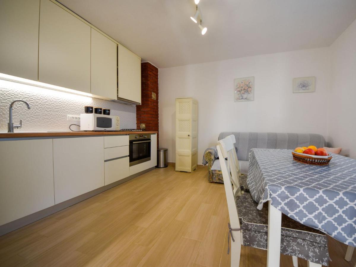 Apartment Vukic-5 By Interhome Starigrad Paklenica Bagian luar foto